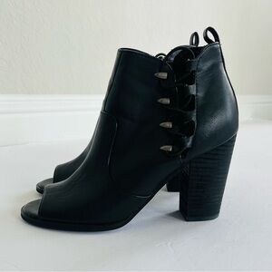 G by Guess Sleek Black Ankle Booties with Open Toes and Side Zipper Size 7M